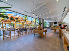 Monte Palm Beach