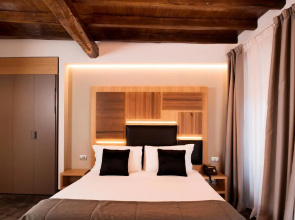Hotel Trevi