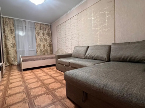 Odnokomnatnaya Kvartira V Tsentre Noyabryska Flat
