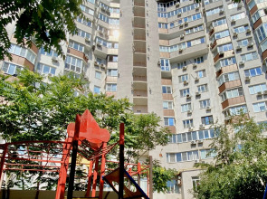 Квартира возле Самолёта