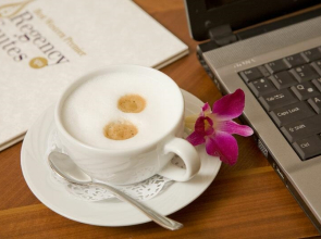 Отель Glk Premier Regency Suites & Spa