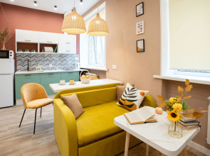 Апартаменты с ярким дизайнерским ремонтом