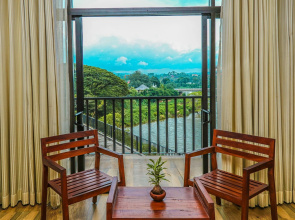 Oak Ray Regency Hotel