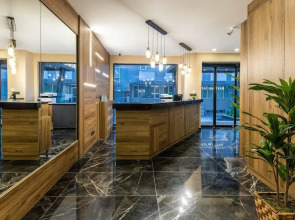 Отель BayMari Suites City Life