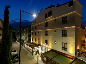 BLOOMTALYA Hotel