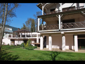 Elena Villa