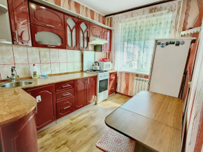 Trekhkomnatnaya Flat