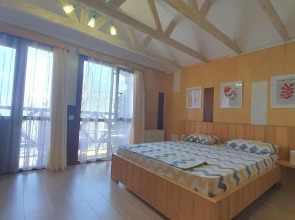 Гостевой дом у моря Массандровская 13