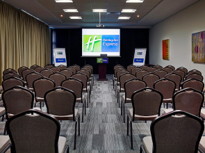 Holiday Inn Express | Dubai Internet City, an IHG Hotel