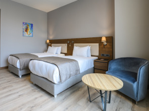 Отель La Quinta by Wyndham Istanbul Gunesli