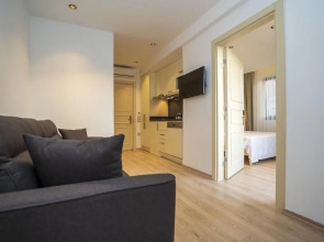 Апарт-отель Channel Suites