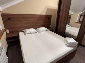 Na Amet Khan Sultana 6/6 Apartments