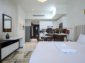 Apartments Elite Lux Holiday Homes - Jewelz Residences Studio in Arjan