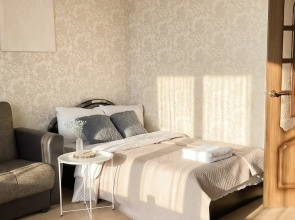 Uyutnaya kvartira na Komarova Flat