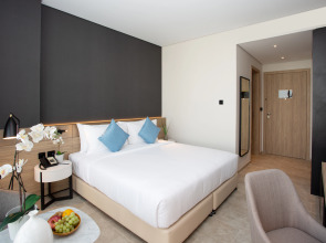 Отель Beach Walk