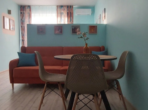 Studiya s vidom na park i zakaty Apartments