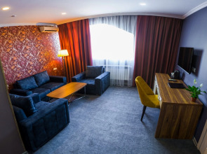 Отель Square Inn