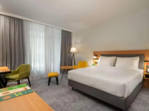 Отель Holiday Inn Yerevan Republic Square, an IHG Hotel