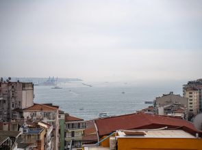 Stilnaya Studiya S Terrasoy I Vidom Na Bosfor Apartment