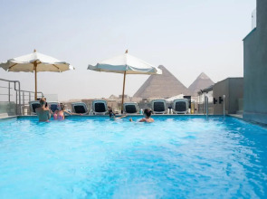 Отель Pyramid Front Hotel