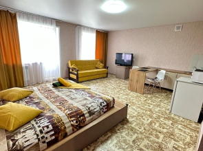 Uyutnaya Studiya Ryadom s Gorodskoy Bibliotekoy Flat