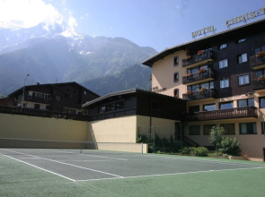 CHRIS-TAL Hotel