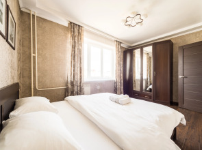 Квартира Тёплая солнечная возле БЦ Первая Башня