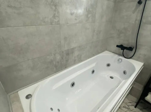 Квартира Тихая Гавань с Джакузи в Центре Индустриального Района