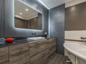 Квартира с панорамным видом и дизайнерским ремонтом