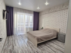 Bratskaya 7/12 Flat
