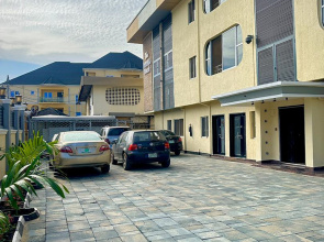 Tobby Royal Suites Hotel