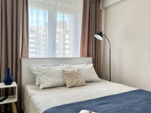 Na Ulitse Karaulnaya 40 Apartments