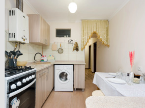 Квартира Двухкомнатная на Тельмана 5