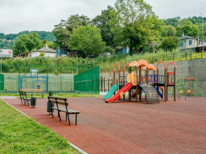 Апартаменты «Колокольчик» Ирины Савельевой с видом на горы у входа в Национальный Парк