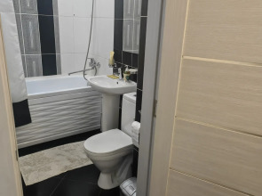 Квартира студия на Строителей с видом на ТЦ Планета