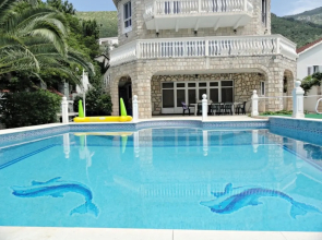 Petrovac with pool 6 bedrooms Vila
