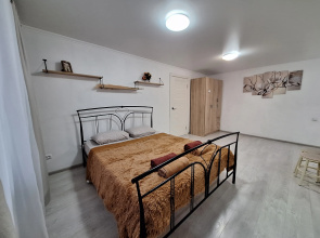 Dvukhkomnatnye White Room ot Rooms Apartment Apartments