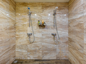 Отель Ашамба