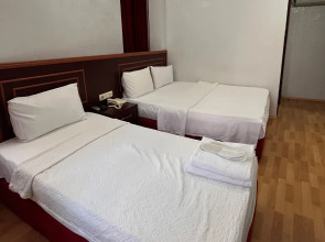 Отель Red White