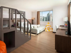 Отель The Berkeley Hotel Pratunam