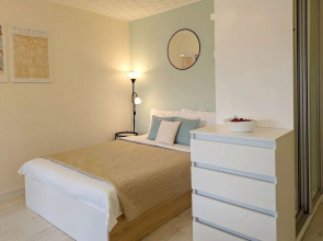 Na Stakhanovskoy 1 Flat