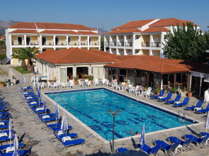 Village Inn Studios & Family Apartments Apart-hotel