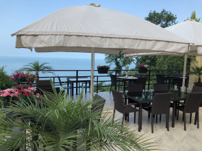 Fyuzhn Guest House