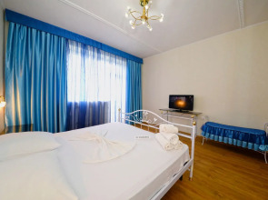 Трёхкомнатные апартаменты на Маршала Чуйкова