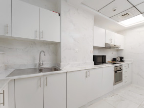 Апартаменты Unique & Stylish High Floor close to Marine Club