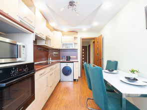 Апартаменты двухкомнатные  на Мещерском бульваре 3/3 .м.Cтрелка. Сова-Дом