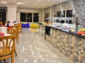 Ivy Cyrene Island Aqua Park Resort