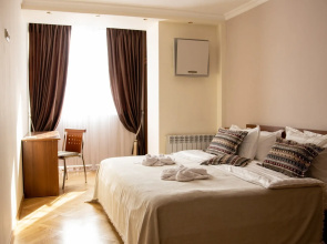 Na Ulitse Kurmangazy 33 Flat