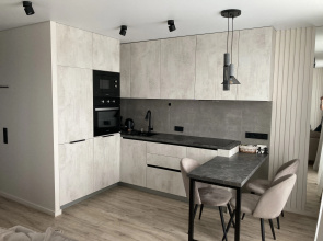 Midea 223 Apartments
