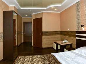 Отель Парадис